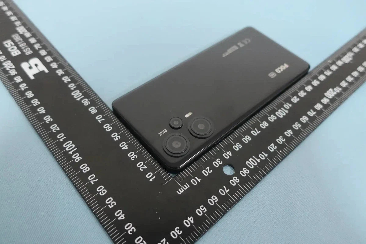 Фото Poco F5 из базы данных FCC